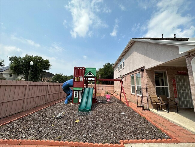 Building Photo - 3902 Breaux Bridge Ln
