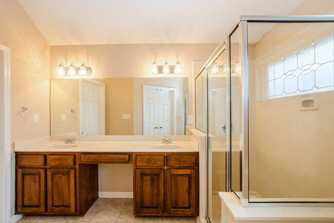 Building Photo - 938 Classic Cove