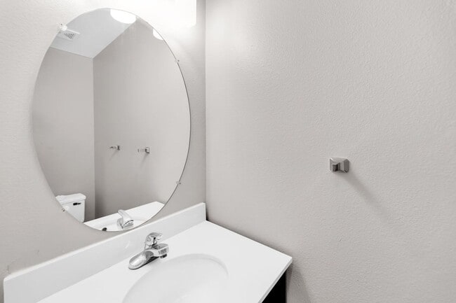 Building Photo - Stunning Remodeled Summerlin Home!