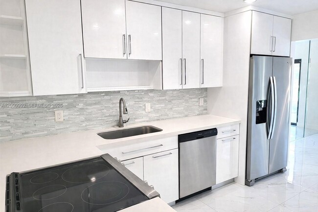 Building Photo - 9723 N New River Canal Rd