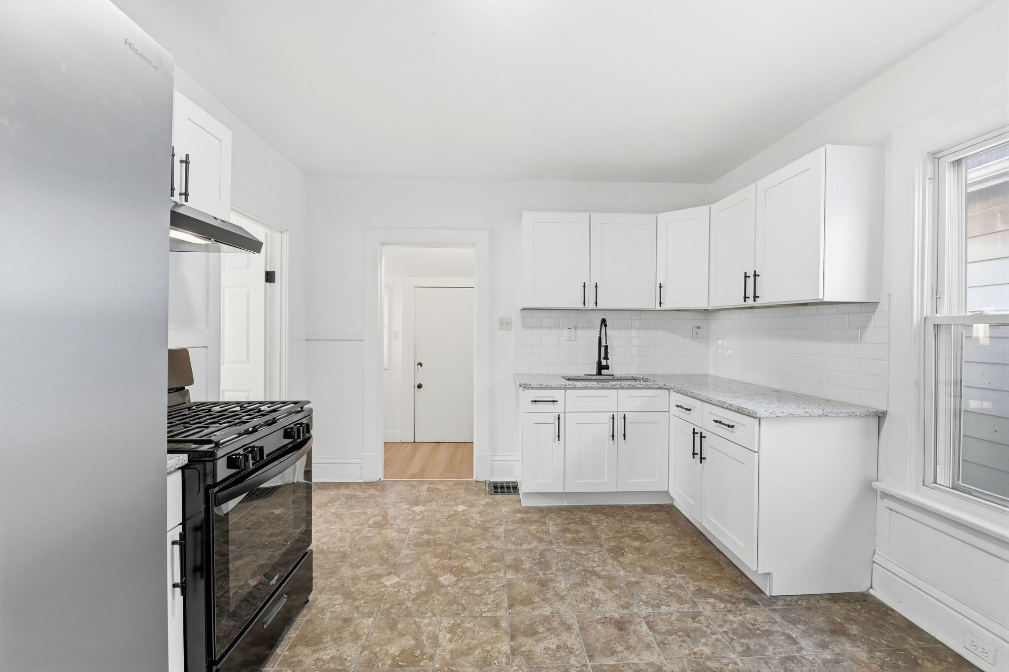 Building Photo - 6531 Plymouth Ave