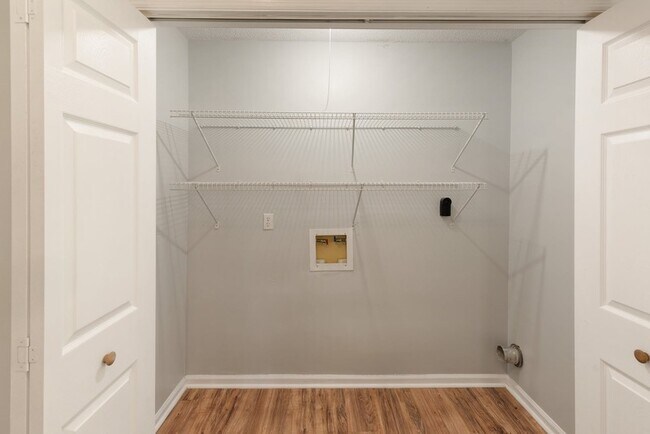 Building Photo - 4410 Goshen Lake Dr S
