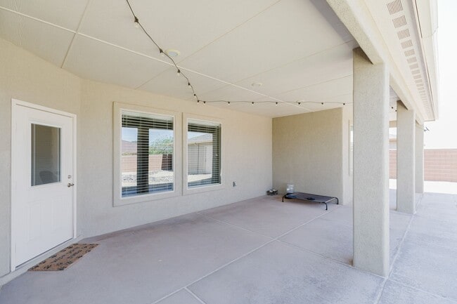 Building Photo - Meticulously kept 4 bedroom home with RV Parking/Hook ups