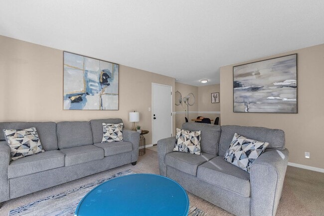 Building Photo - Comfortable 1 Bedroom Condo Living at Pembroke Gardens