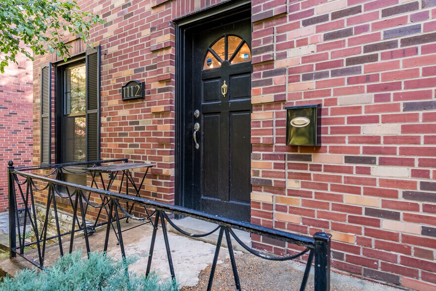 Building Photo - 1112 Sanford Ave