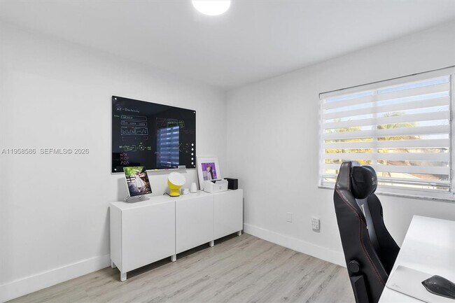 Building Photo - 342 NW 114th Ave