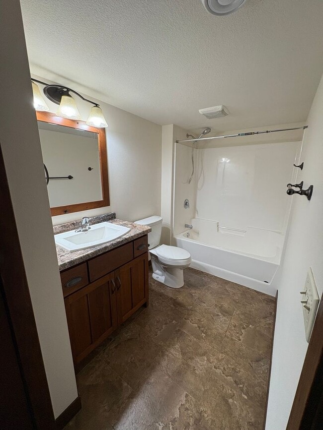 Building Photo - 588 Blue Karner Dr