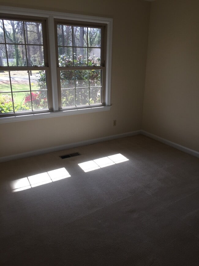 Building Photo - 1301 Brookwood Dr