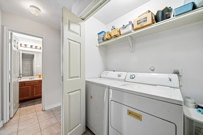 Building Photo - 3414 Oaklawn Pl Dr