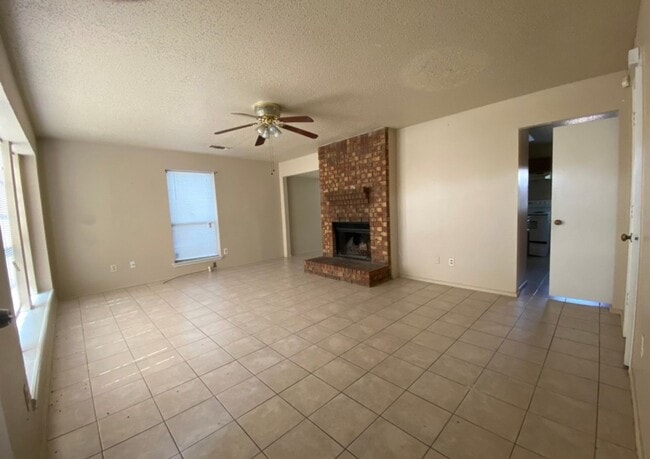 Building Photo - 2928 Stonycroft Dr