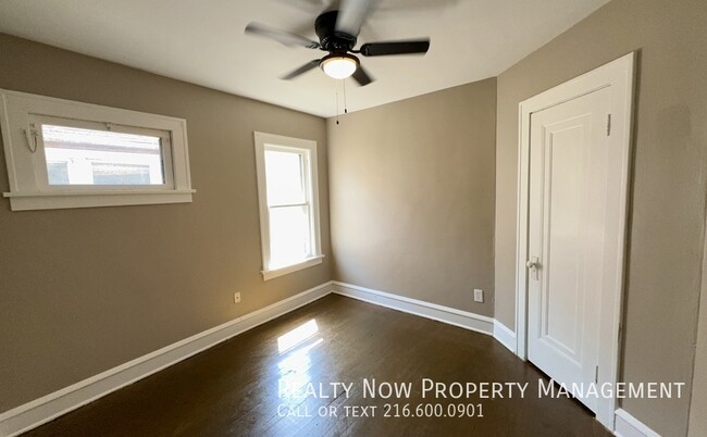 Building Photo - 951 Helmsdale Rd