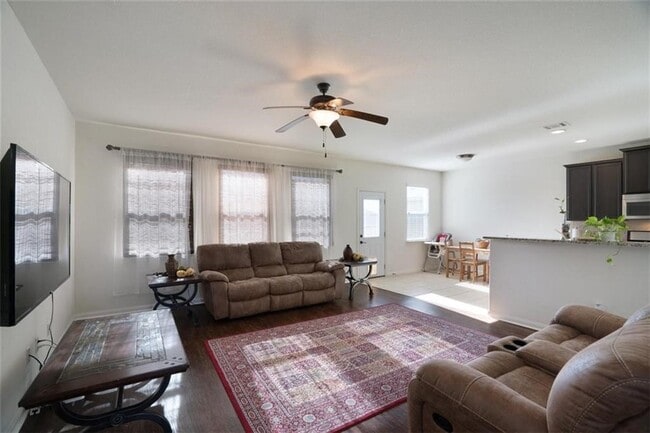 Building Photo - 1501 Treeta Trail