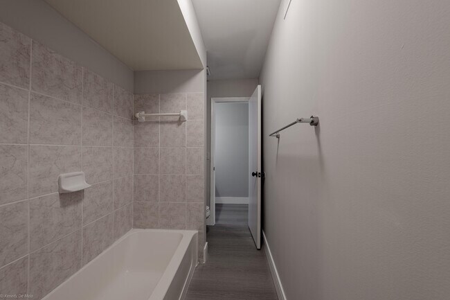 Building Photo - 1247 SW 46th Ave