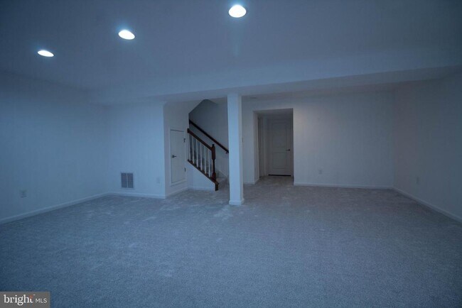 Building Photo - 143 Margaretta Dr