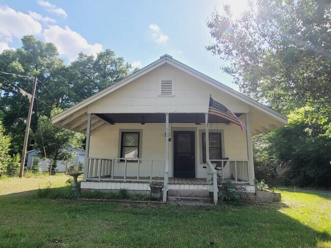 Building Photo - 526 N Adams St