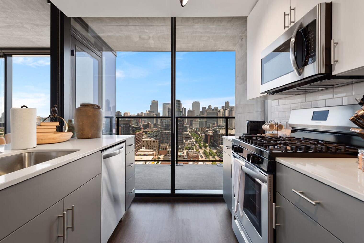 Building Photo - 1314 W Randolph St