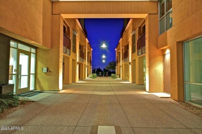 Building Photo - 4747 N Scottsdale Rd