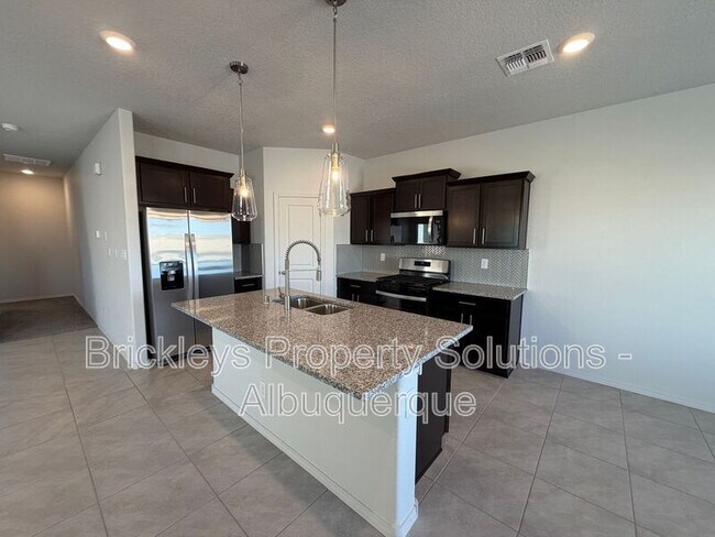 Building Photo - 6118 Chicago Dr SE