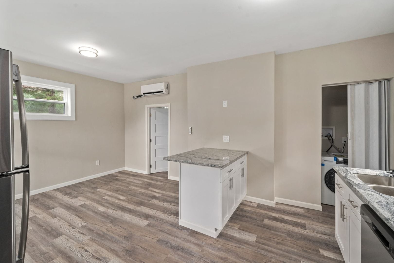 Building Photo - 741 Sullivant Ave