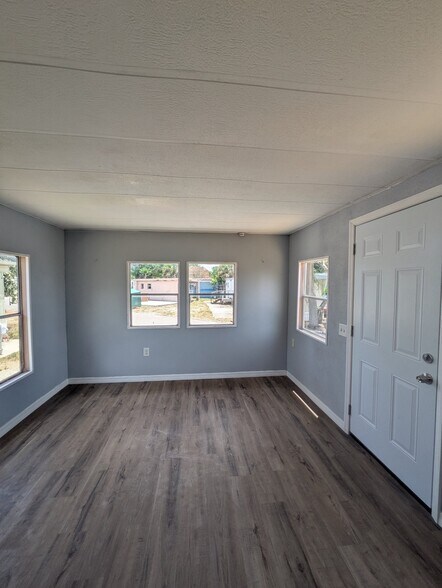Building Photo - 920 Boardwalk Ln