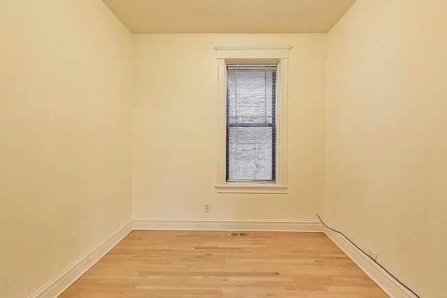 Building Photo - 3901 N Hamilton Ave