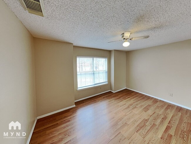 Building Photo - 21638 Longwood