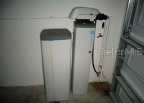 Building Photo - 4085 Shadetree Ln