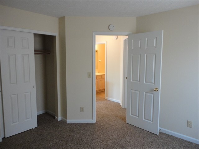 Building Photo - 4002 Cherry Blossom Blvd