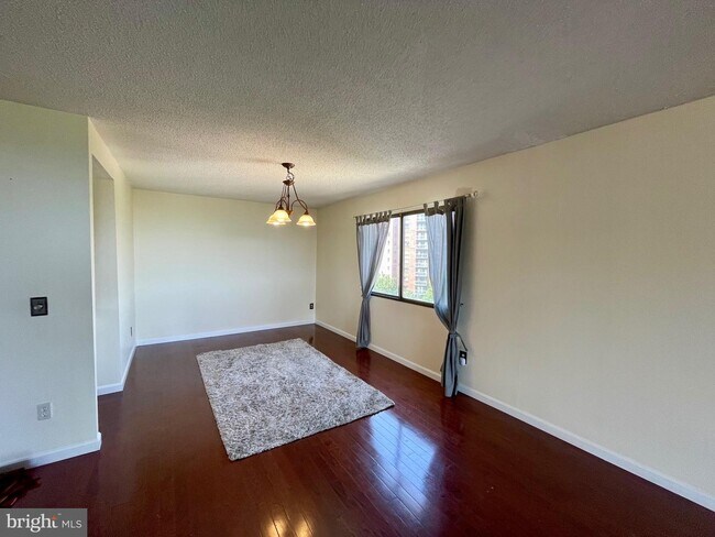 Building Photo - 6101 Edsall Rd