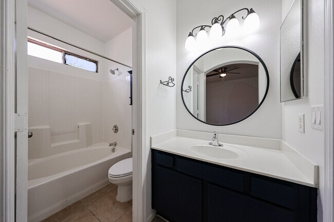 Building Photo - 619 N 70th Ave