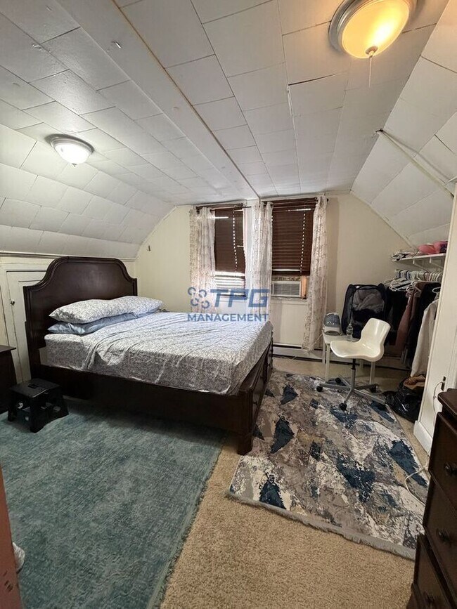 Building Photo - 19 Sisson Ct