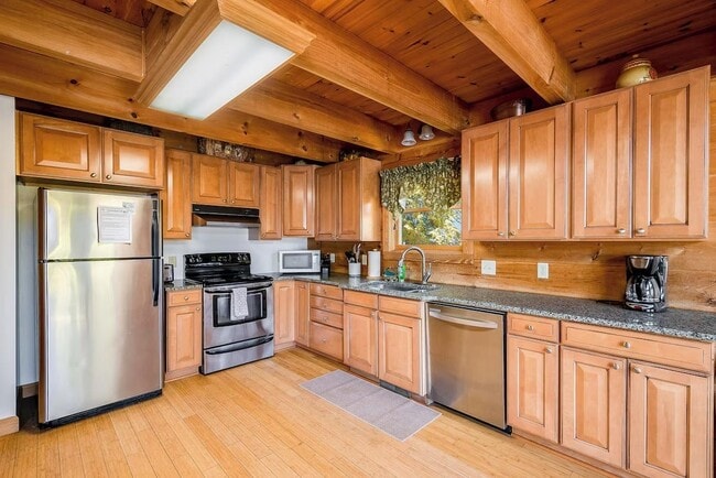 Building Photo - 223 Turkey Dr