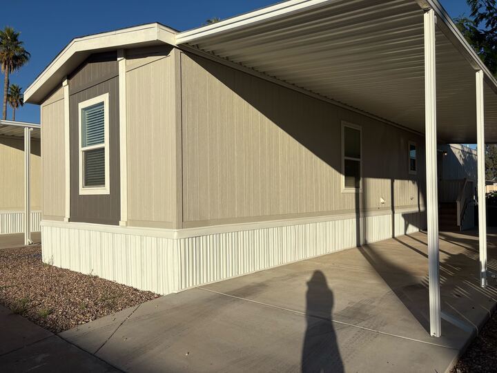 Building Photo - 2060 N Center St