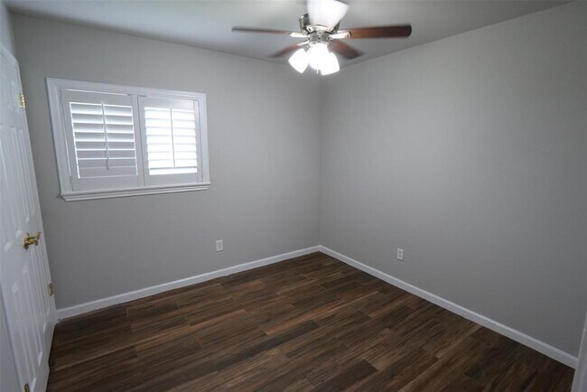 Building Photo - 15311 Mondrian Dr
