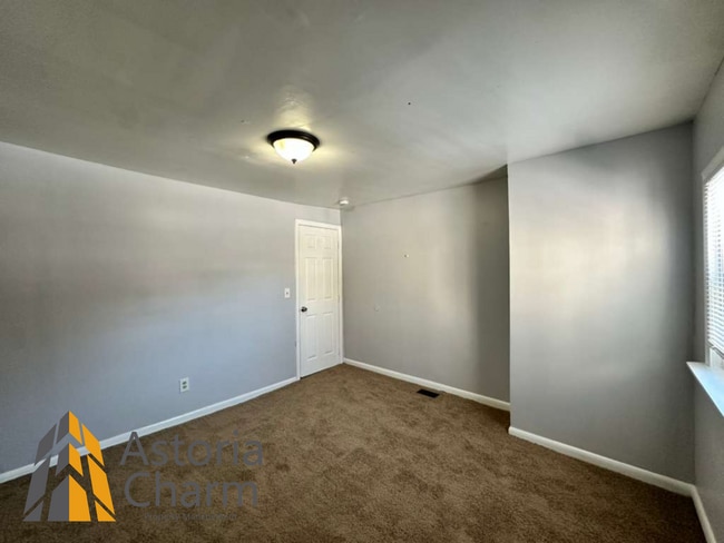 Building Photo - 3 Bedroom End Unit near Coppin State with Fenced Yard