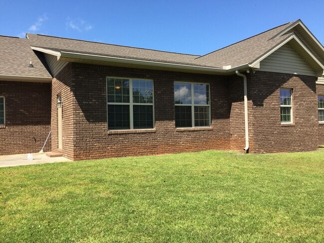 Building Photo - Sommer Brooke Subdivision!!  Office!