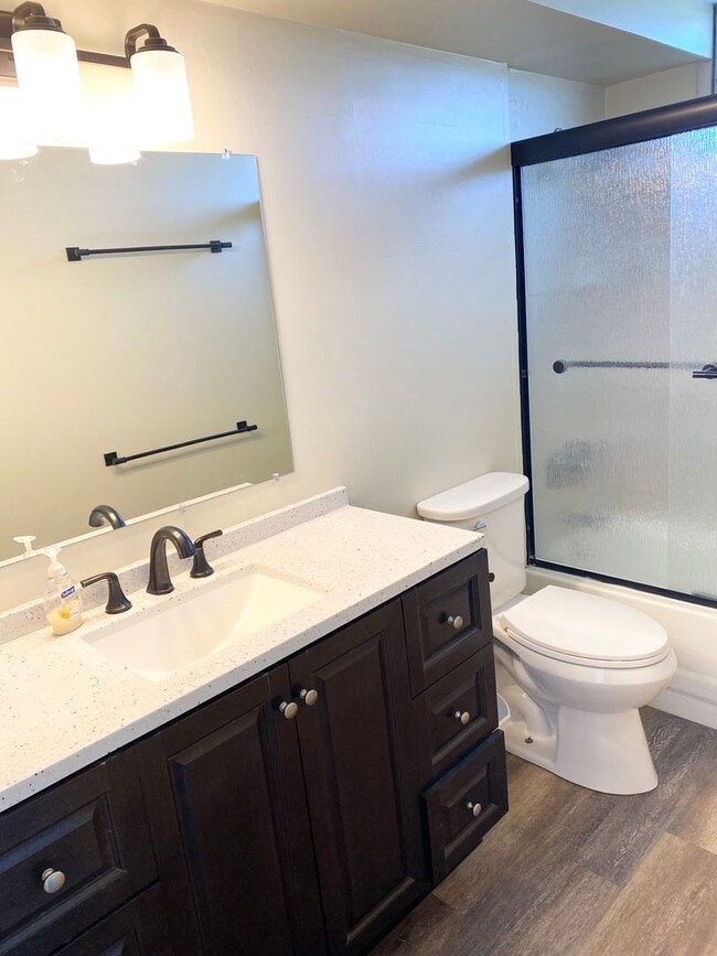Building Photo - Century Park Plaza - 2 bedroom 2 bathroom 2 parking stall unit