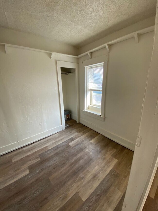 Building Photo - 519/521 9th Street