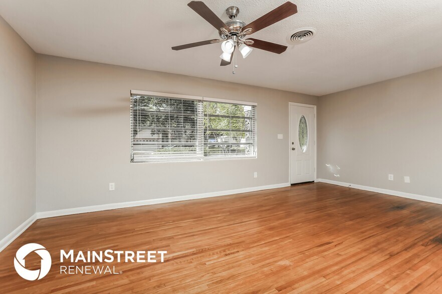 Building Photo - 723 E Grove Pl