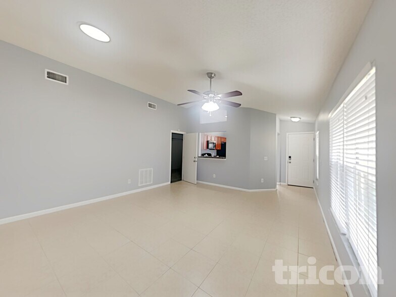 Building Photo - 9808 Red Clover Ave