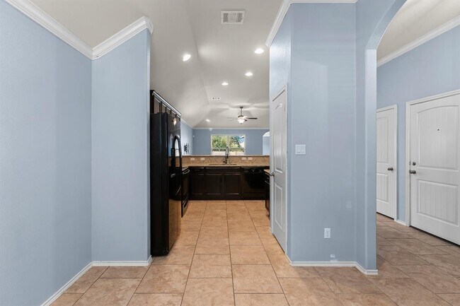 Building Photo - 244 Chickadee Ln