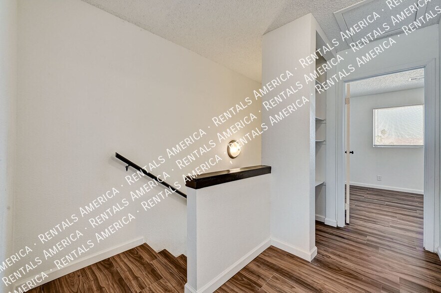 Building Photo - 3411 Center Dr