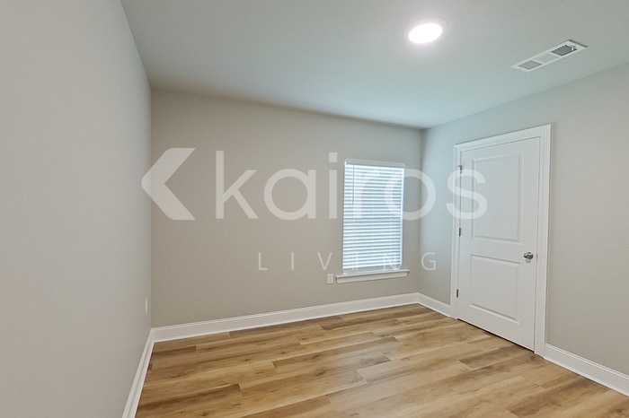 Building Photo - 13739 Pinyon Dr