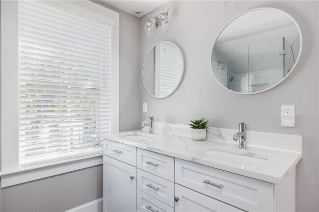 Building Photo - 36 Second St