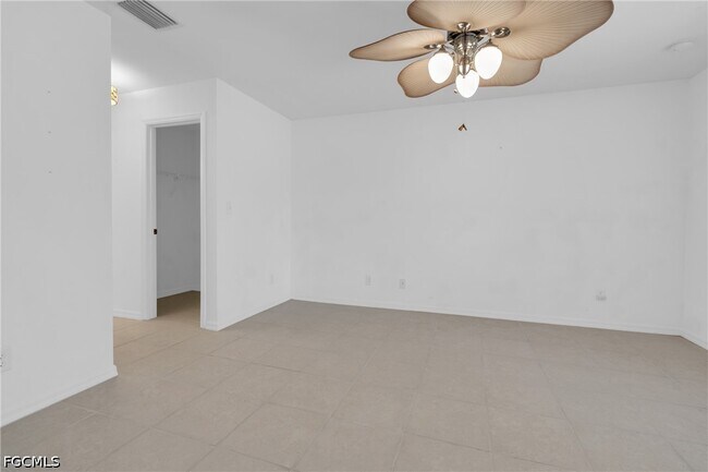 Building Photo - 2610 40th St W