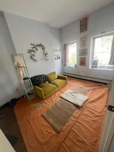 Building Photo - 397 Woodlawn Ave