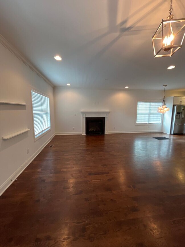 Building Photo - 3 Bedroom/ 2.5 Bath Home in Woodbine with Beautiful Screened in Porch and Fenced Yard.