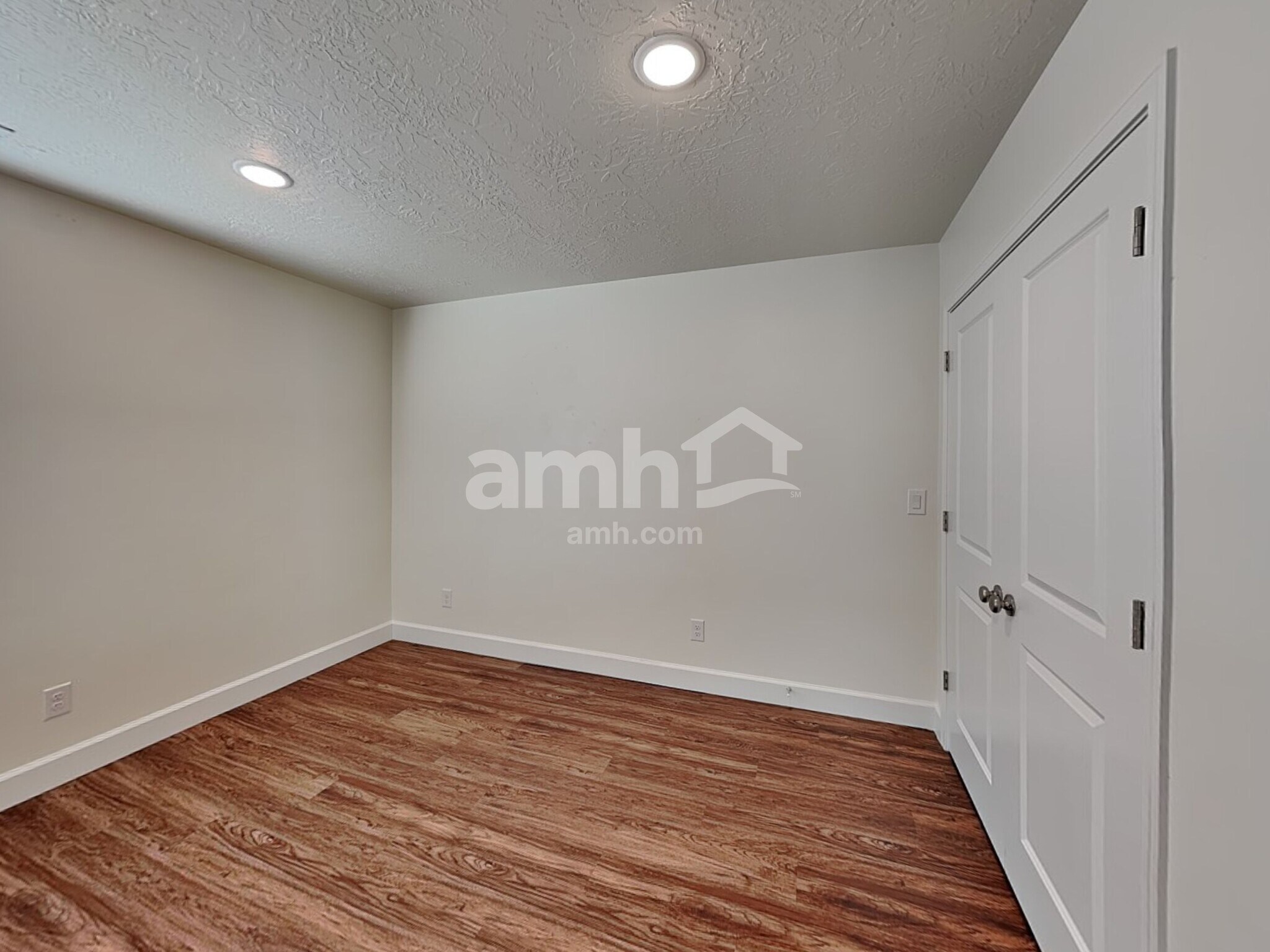 Building Photo - 1273 N Rickshaw Ln