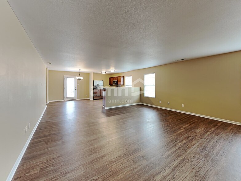 Building Photo - 2289 Seven Peaks Dr