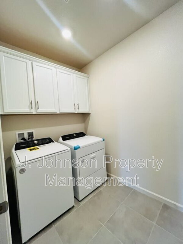 Building Photo - 3115 Tinsley St